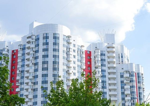 Quels sont les avantages et les inconvénients d'un appartement au dernier étage à Nice?