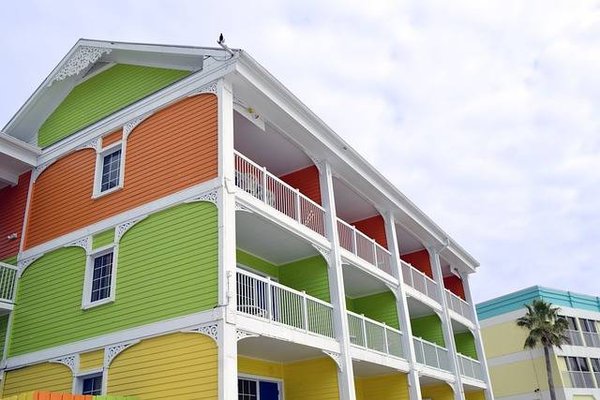 Quels sont les conseils à suivre en cas de fuite d'eau dans une résidence secondaire en copropriété ?